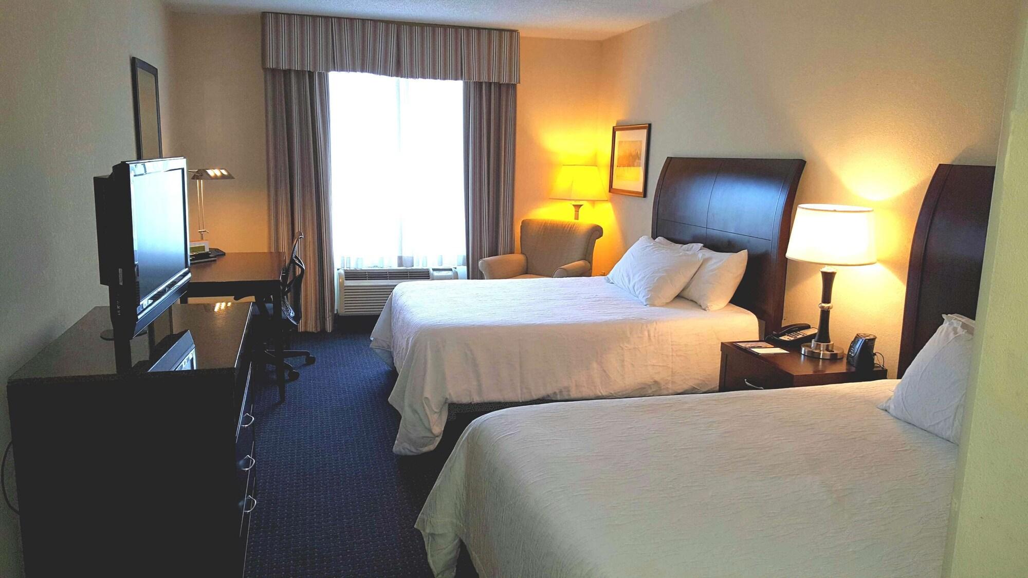 Hilton Garden Inn Lexington Джорджтаун Экстерьер фото