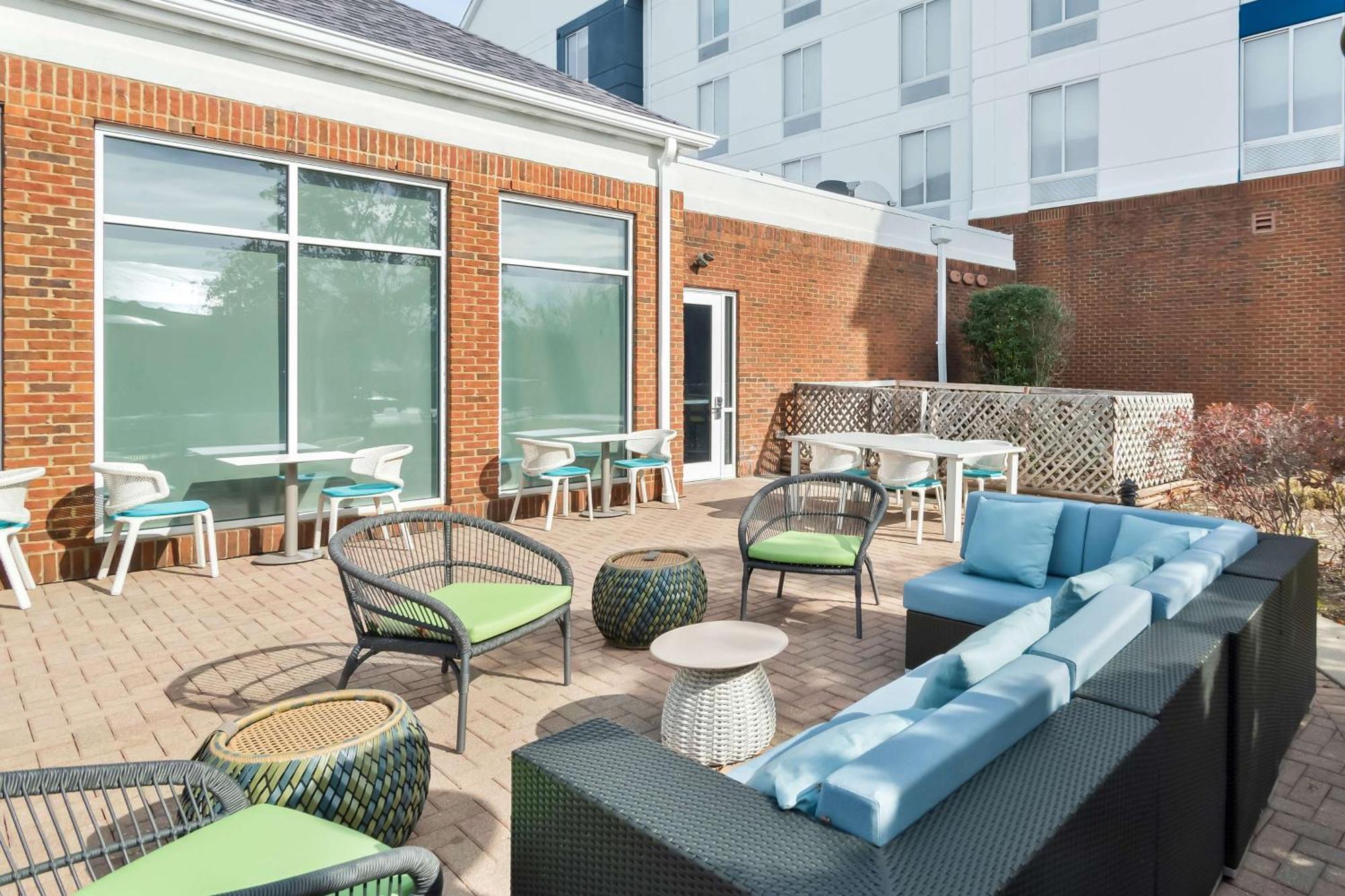 Hilton Garden Inn Lexington Джорджтаун Экстерьер фото