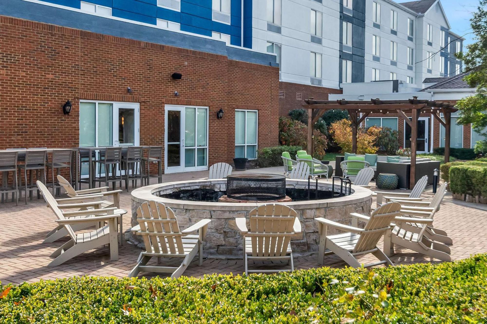 Hilton Garden Inn Lexington Джорджтаун Экстерьер фото