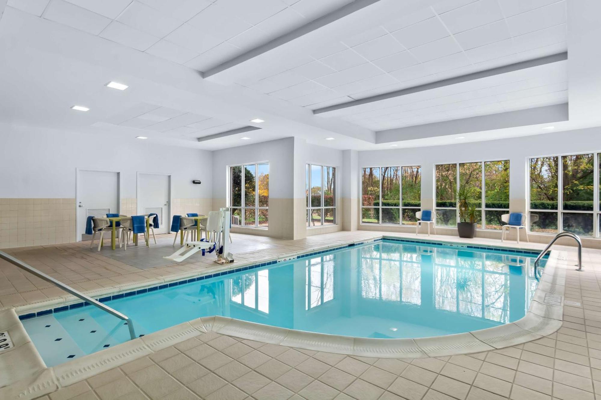 Hilton Garden Inn Lexington Джорджтаун Экстерьер фото